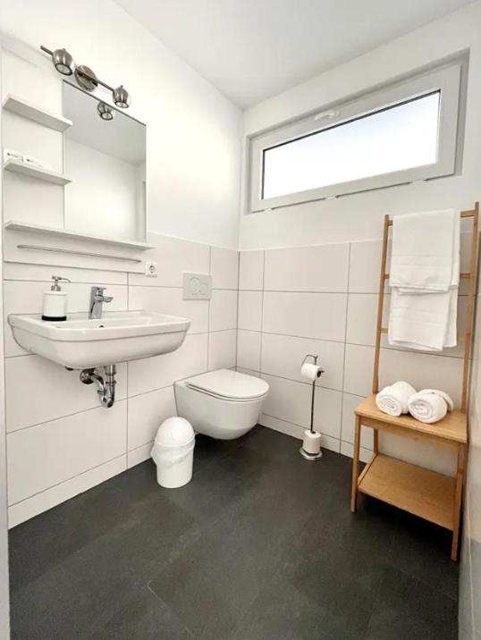 Aparthotel Peerless Dine Хайденхайм ан дер Бренц Екстериор снимка
